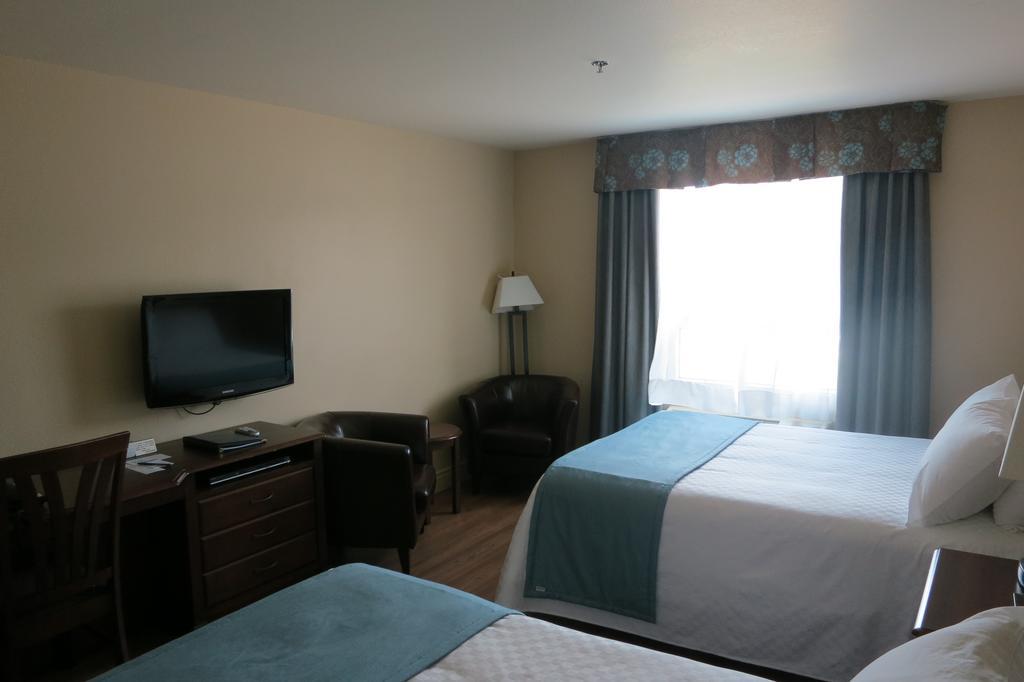 Days Inn By Wyndham Lévis Εξωτερικό φωτογραφία